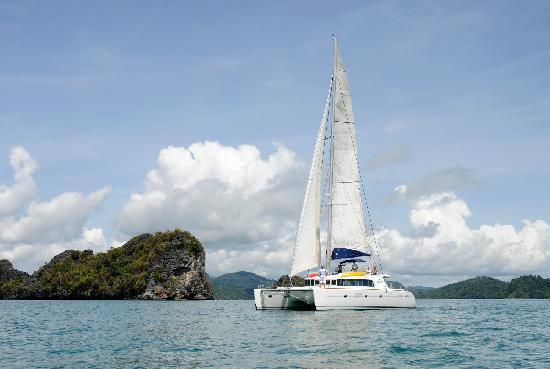 Edu-Cat Private Luxury Day Cruises